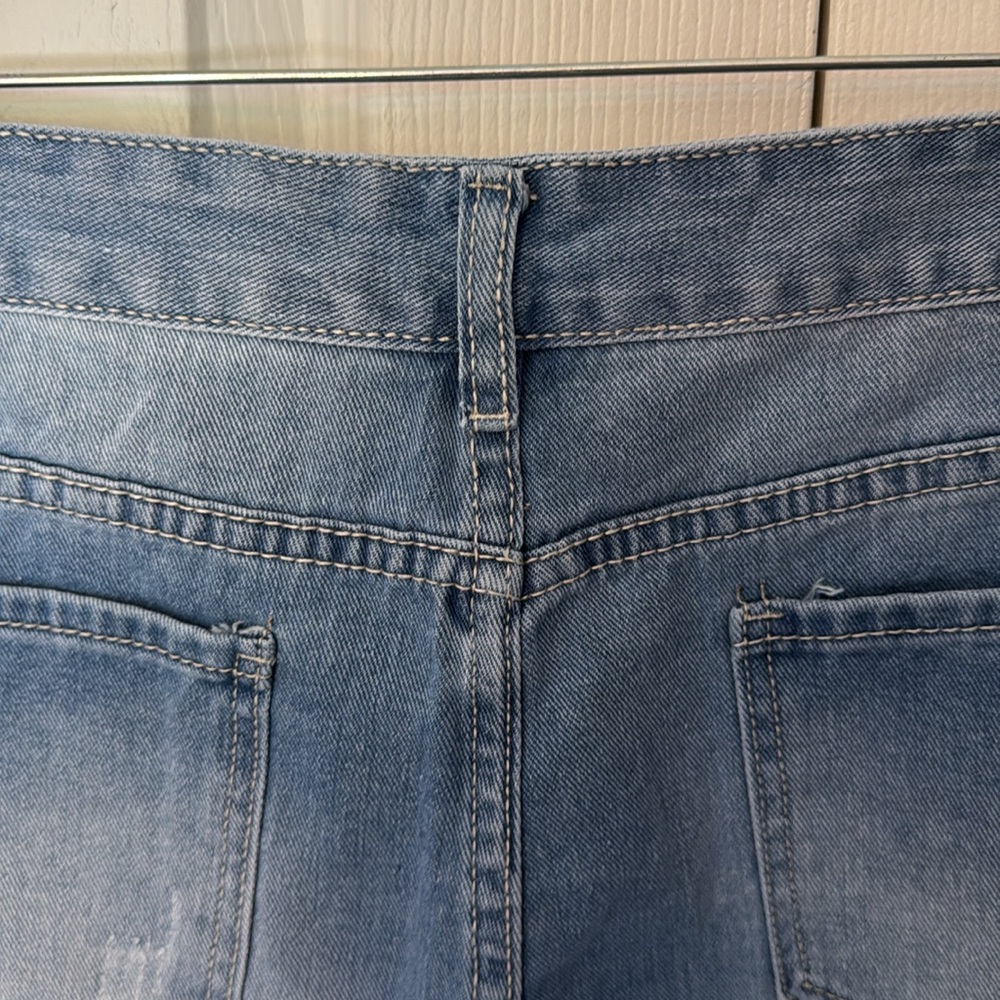 Distressed Denim Shorts - Picture 6 of 7